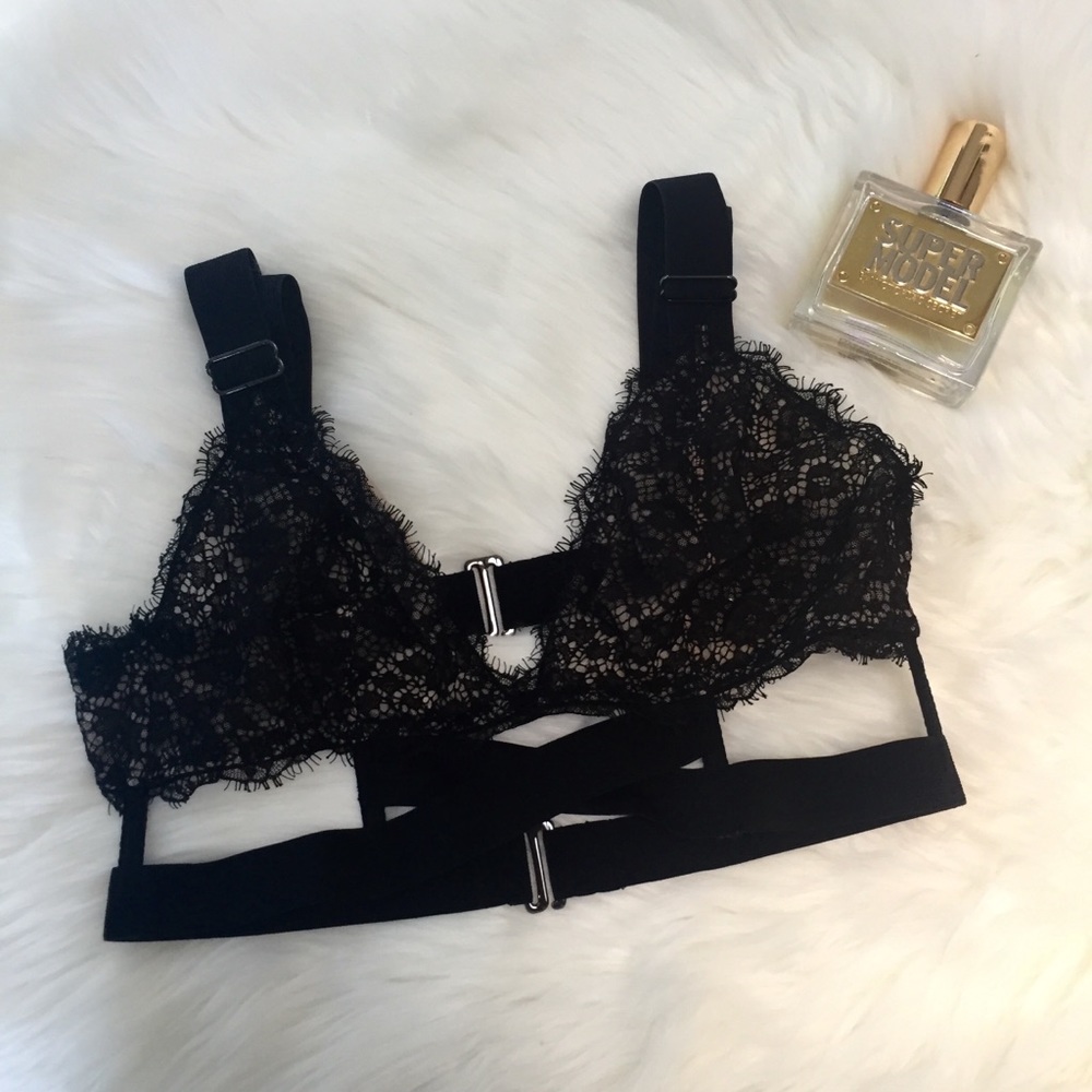 Victoria’s Secret Very Sexy Strappy Lace Bralette
